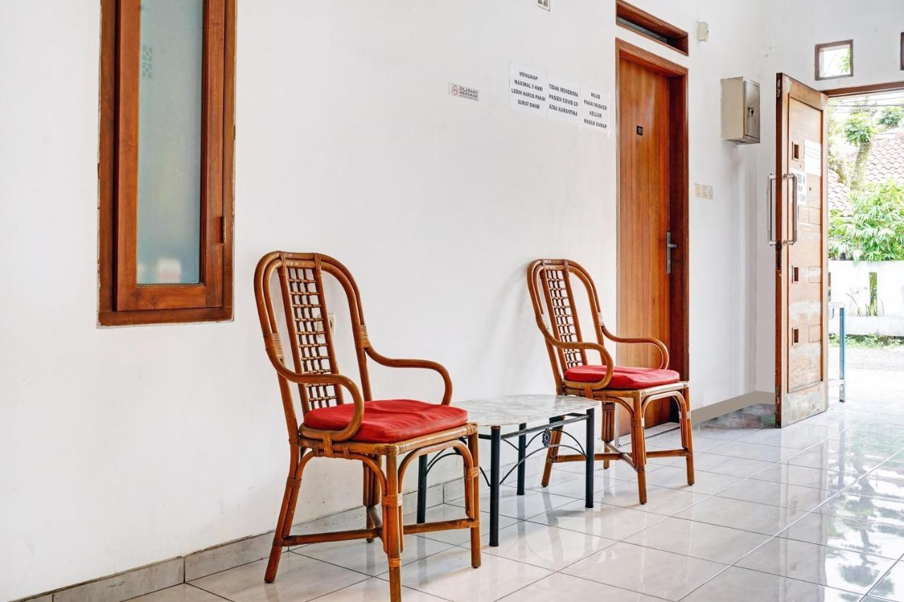 Oyo 1932 Srimahi Residence Bandung Ngoại thất bức ảnh