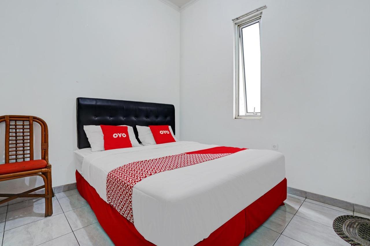Oyo 1932 Srimahi Residence Bandung Ngoại thất bức ảnh