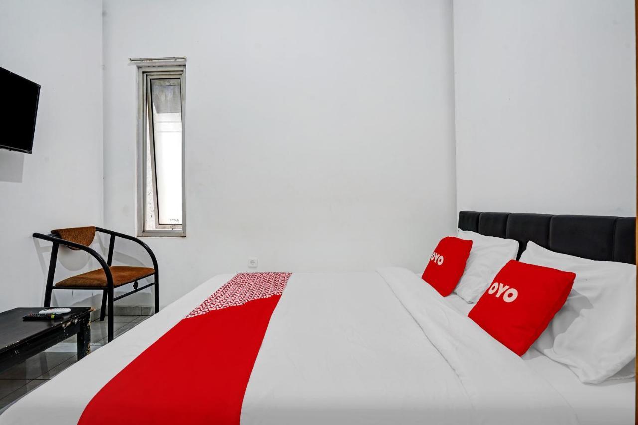 Oyo 1932 Srimahi Residence Bandung Ngoại thất bức ảnh